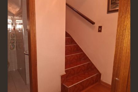 Casa à venda com 135m², 3 quartos e 2 vagas Casa à venda com 135m², 3 quartos e 2 vagasescada