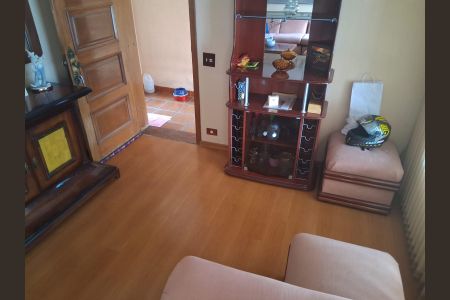 Casa à venda com 135m², 3 quartos e 2 vagas Casa à venda com 135m², 3 quartos e 2 vagasSala