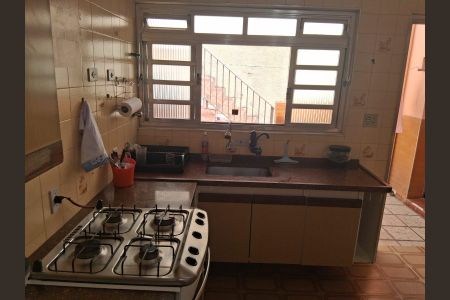 Casa à venda com 135m², 3 quartos e 2 vagas Casa à venda com 135m², 3 quartos e 2 vagasCozinha