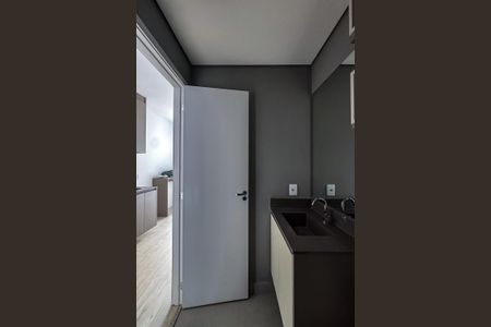Banheiro de kitnet/studio para alugar com 1 quarto, 27m² em Mooca, São Paulo