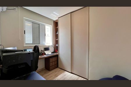 Apartamento à venda com 99m², 3 quartos e 1 vagaquarto 