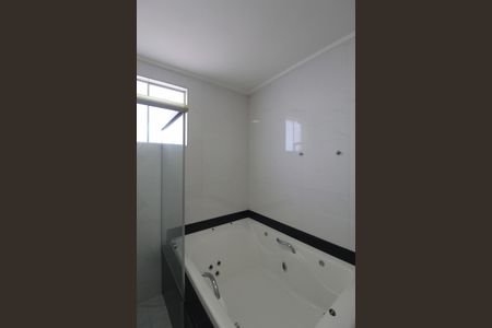 Casa à venda com 390m², 3 quartos e 2 vagasBanheiro da Suite