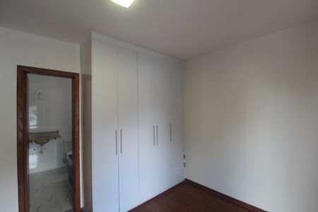 Casa à venda com 390m², 3 quartos e 2 vagasSuite