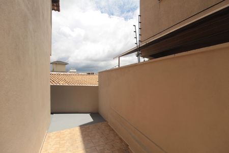 Casa à venda com 390m², 3 quartos e 2 vagasCorredor Externo