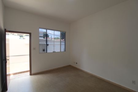 Casa à venda com 390m², 3 quartos e 2 vagasSala