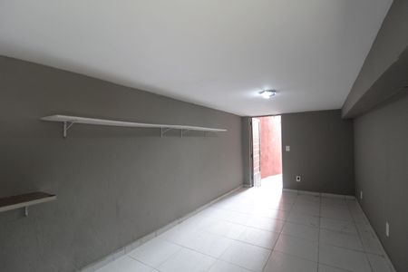 Casa à venda com 390m², 3 quartos e 2 vagasPorão