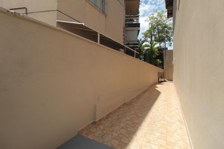 Casa à venda com 390m², 3 quartos e 2 vagasCorredor Externo