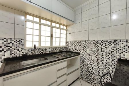 Casa à venda com 135m², 3 quartos e 2 vagasCozinha 
