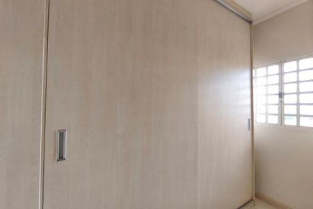 Casa à venda com 135m², 3 quartos e 2 vagasQuarto 1 - Suíte 