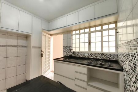 Casa à venda com 135m², 3 quartos e 2 vagasCozinha 