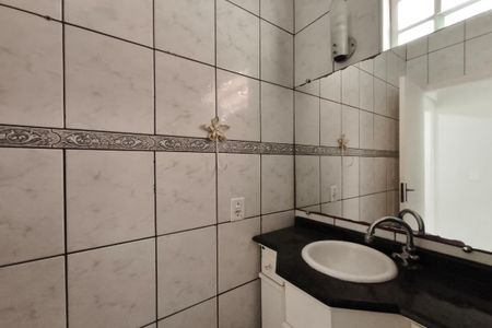 Casa à venda com 135m², 3 quartos e 2 vagasBanheiro