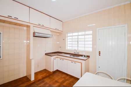 Casa à venda com 248m², 3 quartos e 2 vagasCozinha