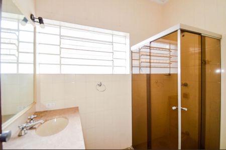 Casa à venda com 248m², 3 quartos e 2 vagasBanheiro da Suíte