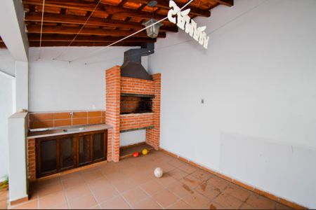 Casa à venda com 248m², 3 quartos e 2 vagasChurrasqueira