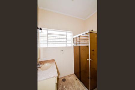 Casa à venda com 248m², 3 quartos e 2 vagasBanheiro da Suíte