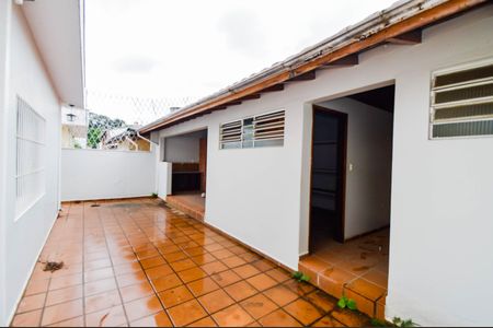 Casa à venda com 248m², 3 quartos e 2 vagasQuintal