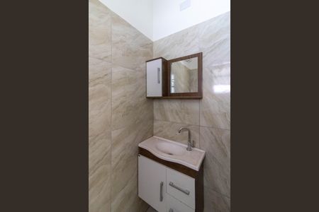 Casa de condomínio para alugar com 53m², 1 quarto e sem vagaBanheiro