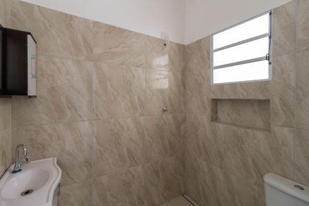 Banheiro de casa de condomínio para alugar com 1 quarto, 40m² em Cabuçu, Guarulhos