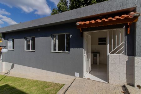 Casa de condomínio para alugar com 40m², 1 quarto e sem vagaFrente da Casa