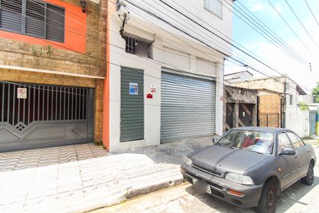 Casa para alugar com 15m², 1 quarto e 1 vagaFachada + Placa