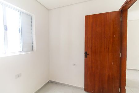 Quarto de casa para alugar com 1 quarto, 23m² em Vila Carmosina, São Paulo