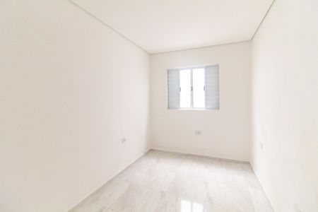 Quarto de casa para alugar com 1 quarto, 24m² em Vila Carmosina, São Paulo