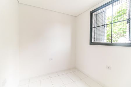 Quarto de casa para alugar com 1 quarto, 31m² em Vila Carmosina, São Paulo