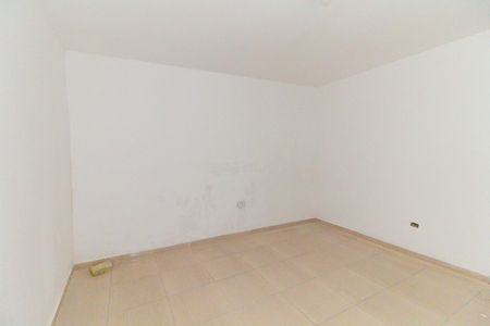 Quarto/Cozinha de casa para alugar com 1 quarto, 12m² em Vila Carmosina, São Paulo