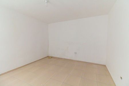 Quarto/Cozinha de casa para alugar com 1 quarto, 12m² em Vila Carmosina, São Paulo