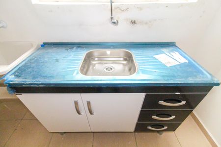 Quarto/Cozinha de casa para alugar com 1 quarto, 12m² em Vila Carmosina, São Paulo