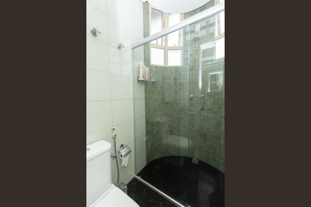 Casa de condomínio à venda com 361m², 4 quartos e 3 vagasBanheiro das Semi Suítes