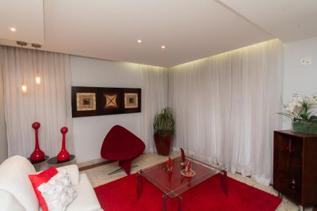 Casa de condomínio à venda com 361m², 4 quartos e 3 vagasSala de estar 2