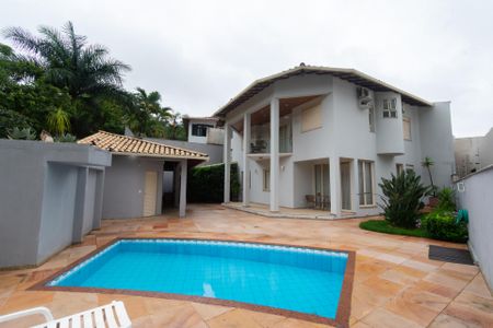 Casa de condomínio à venda com 361m², 4 quartos e 3 vagasPiscina