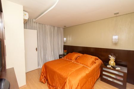 Casa de condomínio à venda com 361m², 4 quartos e 3 vagasSuíte Master