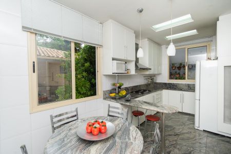 Casa de condomínio à venda com 361m², 4 quartos e 3 vagasCozinha