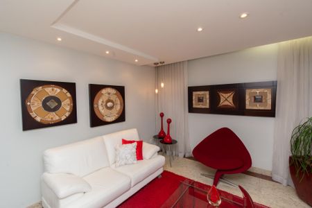 Casa de condomínio à venda com 361m², 4 quartos e 3 vagasSala de estar 2