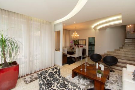 Casa de condomínio à venda com 361m², 4 quartos e 3 vagasSala de estar 1