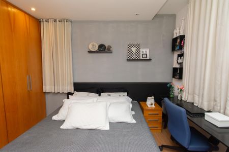 Casa de condomínio à venda com 361m², 4 quartos e 3 vagasSemi Suite 1