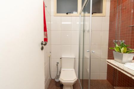 Casa de condomínio à venda com 361m², 4 quartos e 3 vagasBanheiro Social