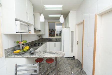 Casa de condomínio à venda com 361m², 4 quartos e 3 vagasCozinha