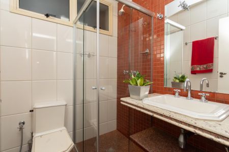 Casa de condomínio à venda com 361m², 4 quartos e 3 vagasBanheiro Social