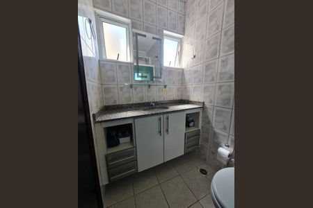 Banheiro de apartamento à venda com 2 quartos, 66m² em Vila Pires, Santo André