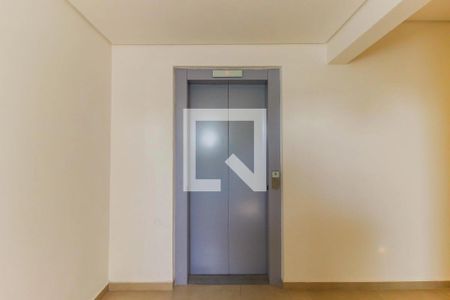 Apartamento para alugar com 44m², 1 quarto e sem vagaElevador