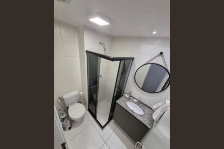 Banheiro de apartamento à venda com 2 quartos, 58m² em Picanço, Guarulhos