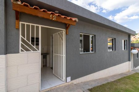 Casa de condomínio para alugar com 40m², 1 quarto e sem vagaFrente da Casa