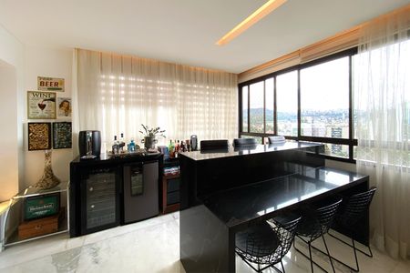 Apartamento à venda com 173m², 4 quartos e 3 vagasEspaço Gourmet