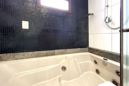 Apartamento à venda com 173m², 4 quartos e 3 vagasBanheiro da Suíte 1