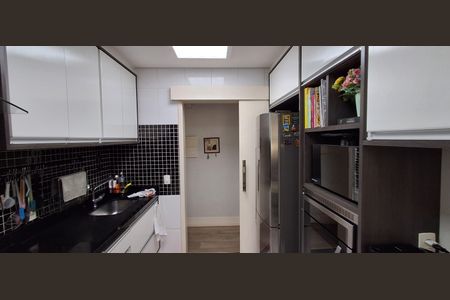 Apartamento à venda com 98m², 3 quartos e 2 vagasCozinha 