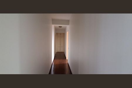 Apartamento à venda com 187m², 3 quartos e 2 vagas Apartamento à venda com 187m², 3 quartos e 2 vagasCorredor