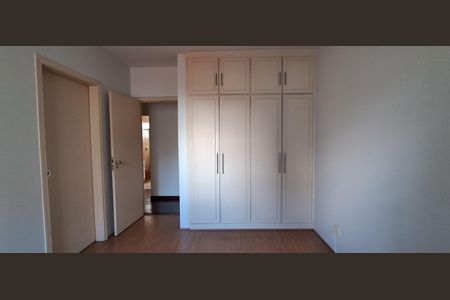 Apartamento à venda com 187m², 3 quartos e 2 vagas Apartamento à venda com 187m², 3 quartos e 2 vagasQuarto 2